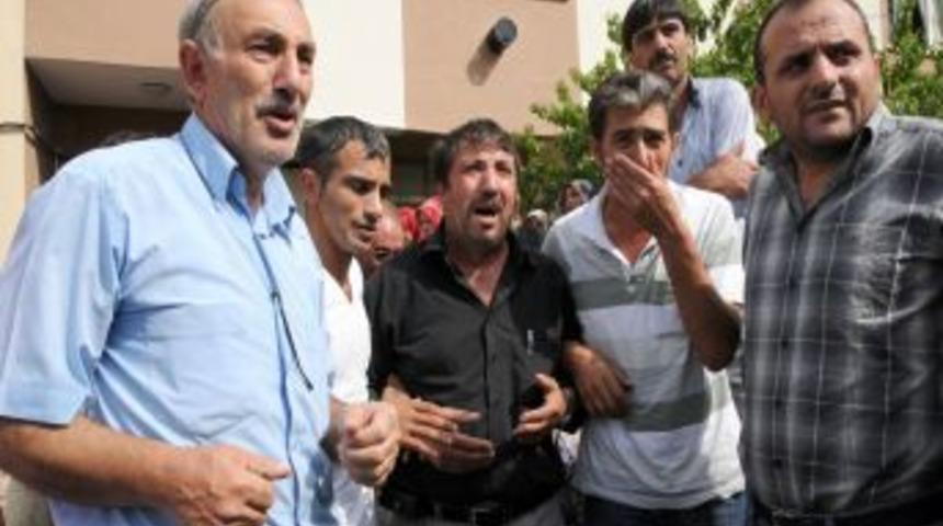 &Ouml;ld&uuml;r&uuml;l&uuml;p Yol Kenarına Atılan &Ouml;ğretmen G&ouml;zyaşlarıyla Toprağa Verildi