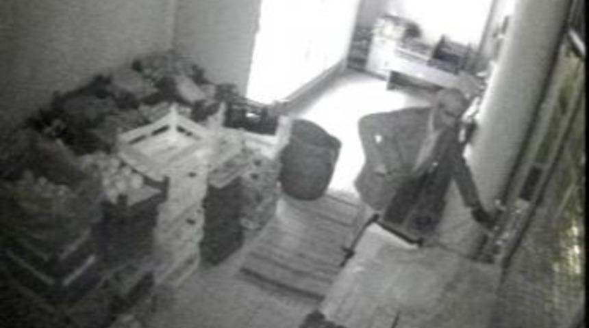 Hırsız G&uuml;nl&uuml;k Gazeteyi De &Ccedil;aldı