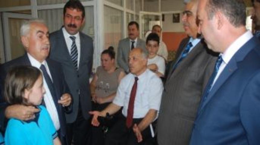 Cami Cemaatinden Engelli &Ouml;ğrenciye Ak&uuml;l&uuml; Ara&ccedil;