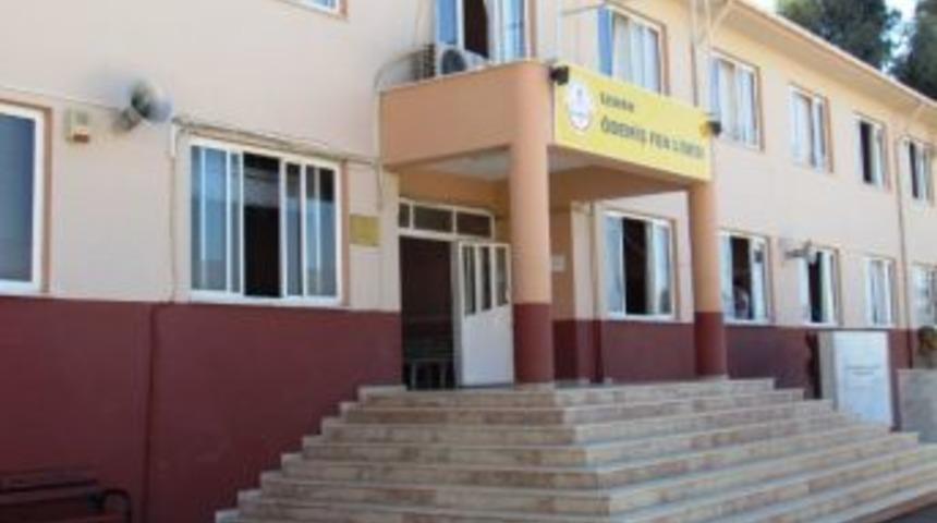 İzmir'de İlkokul Binasında Fen Lisesi