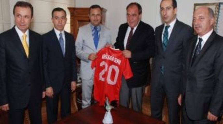 Tff Başkanı Demir&ouml;ren, Galatasaray&rsquo;ın Şansının S&uuml;rd&uuml;ğ&uuml;n&uuml; S&ouml;yledi