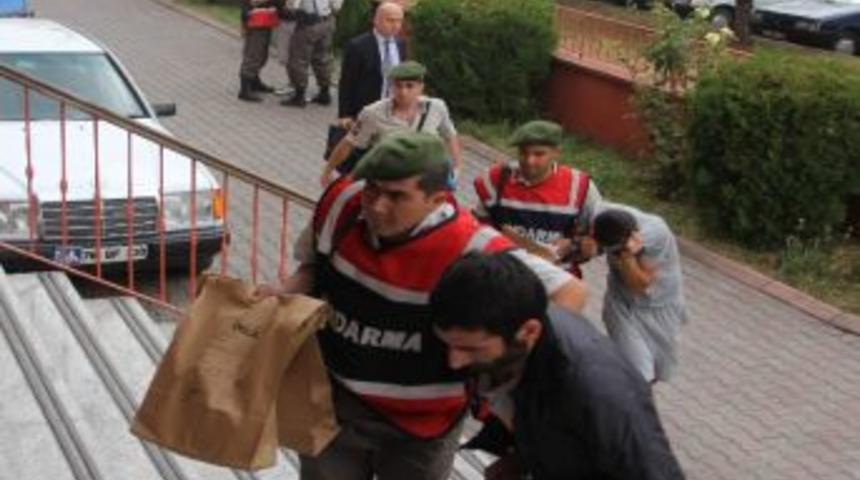 Dedesinin Evini Soyduktan Sonra Yakalandı