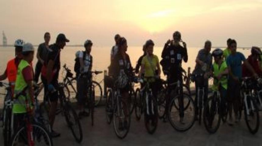 Kansere Dikkat &Ccedil;ekmek İsteyen Bisiklet&ccedil;iler Ereğli&rsquo;de