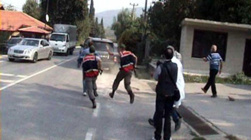 K&ouml;yl&uuml;ler, firma yetkililerini kovaladı