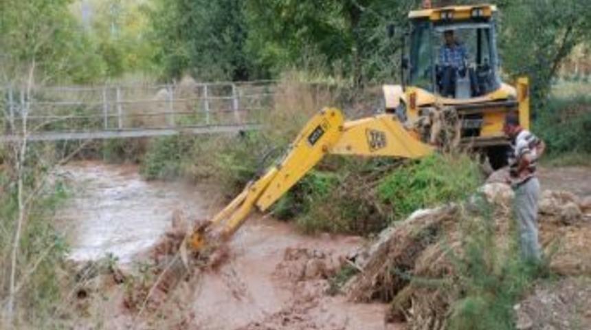 K&uuml;&ccedil;&uuml;k &Ccedil;ay'da Su Seviyesi Y&uuml;kseldi