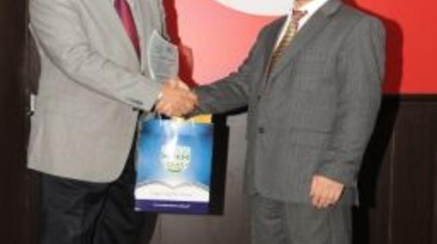 Kb&uuml;&rsquo;de &ldquo;g&uuml;neydoğu Asya Cazibesi Ve T&uuml;rk-malay Ekonomi İlişkilerinin Geleceği&rsquo;&rsquo; Konferansı