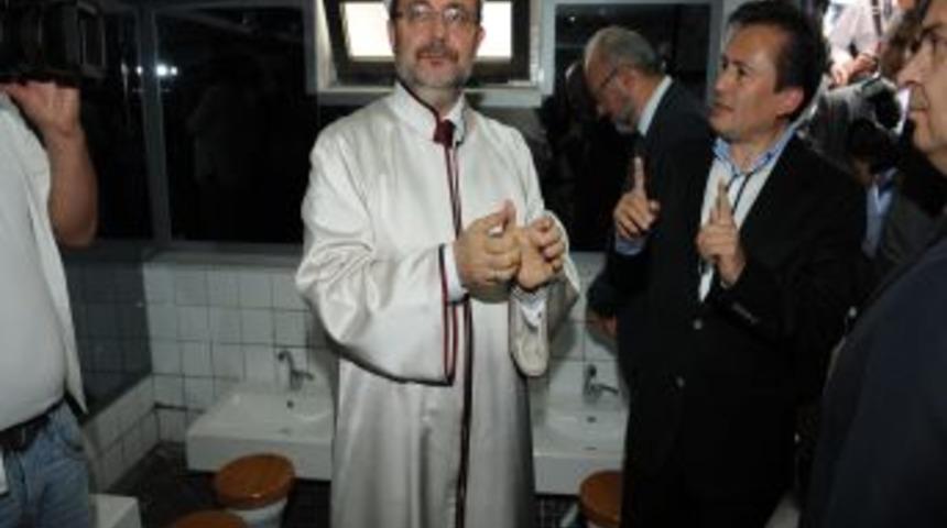 Diyanet İşleri Başkanı G&ouml;rmez: T&uuml;rkiye'deki Camilerde Mimari Sorunu Var