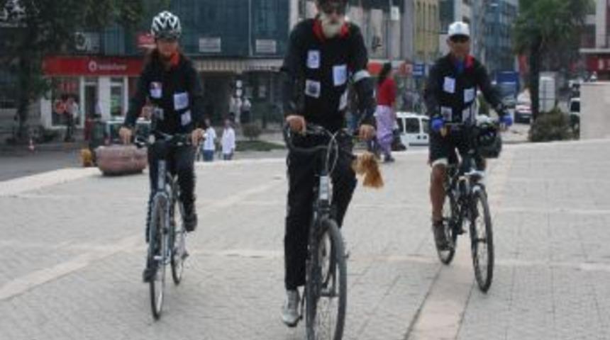 Kansere Dikkat &Ccedil;ekmek İsteyen Bisiklet&ccedil;iler Zonguldak&rsquo;ta