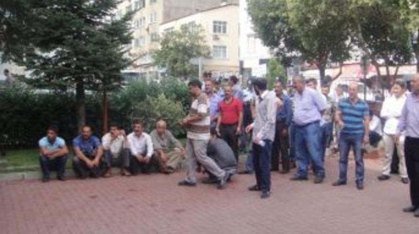 Hayvan Satıcıları Gebze Kaymakamlığını Bastı