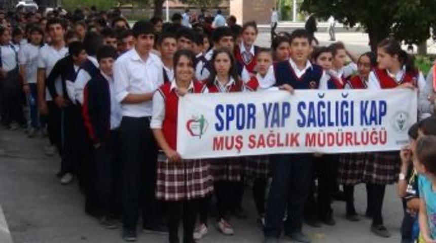 Muş'ta D&uuml;nya Y&uuml;r&uuml;y&uuml;ş G&uuml;n&uuml; Etkinliğine Yoğun Ilgi