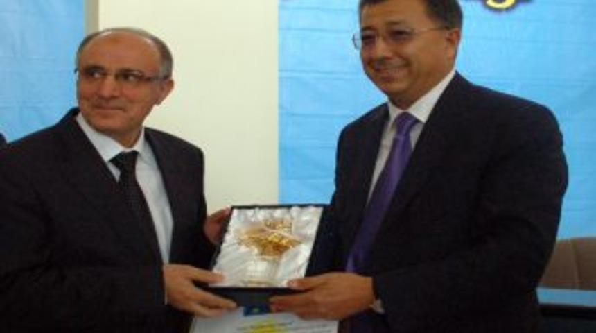Kazakistan B&uuml;y&uuml;kel&ccedil;isi T&uuml;ymebayev: Birlikte Kardeş&ccedil;e &Ccedil;alışalım, Kazanalım