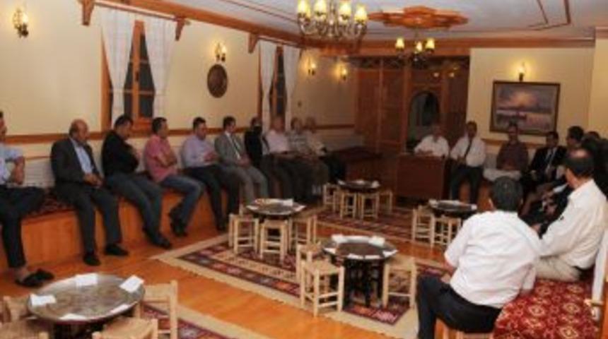 "Belediyeler Arsa &Uuml;retmeli, Şehirdeki Insanların Bir Dairelik Arsası Olmalı"
