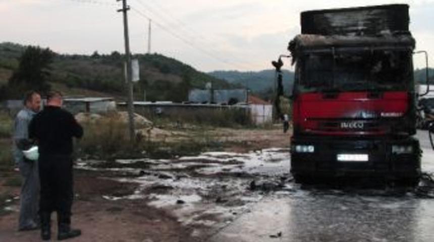 Tır Alev Alev Yandı