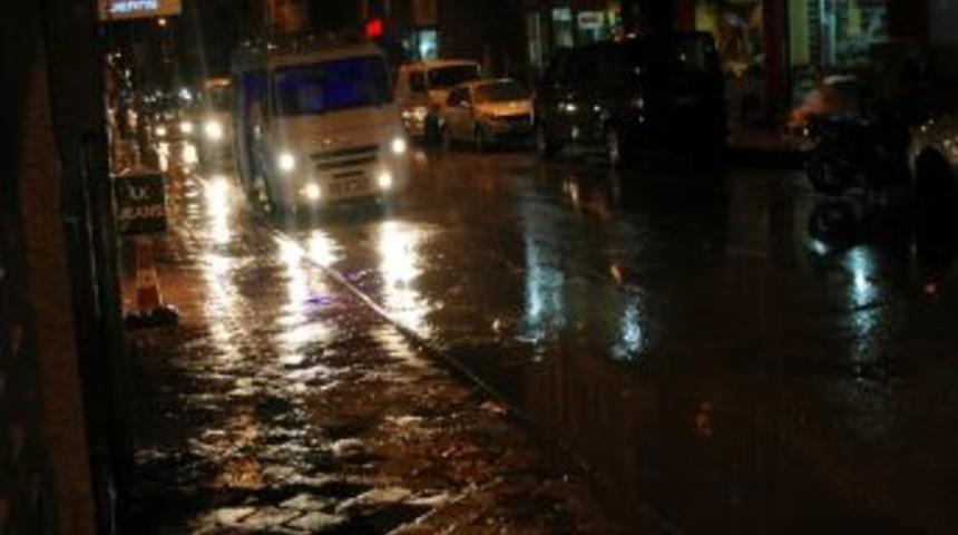 Suşehri'nde Sağanak Yağış Etkili Oldu