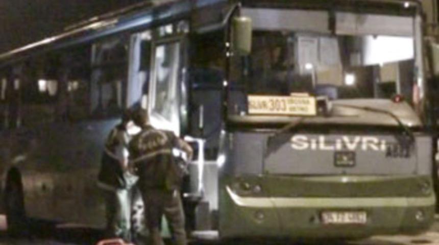 Yolcu muavini &ouml;ld&uuml;rd&uuml;