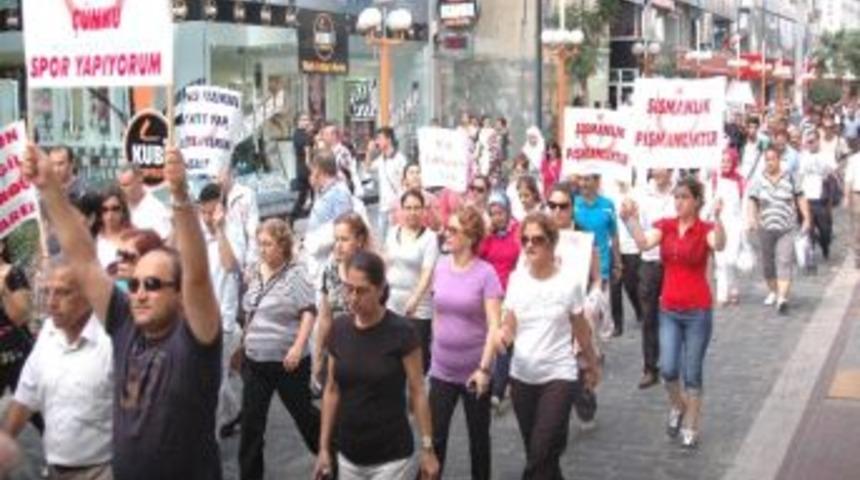 Sağlık &Ccedil;alışanları Sağlık İ&ccedil;in Y&uuml;r&uuml;d&uuml;ler