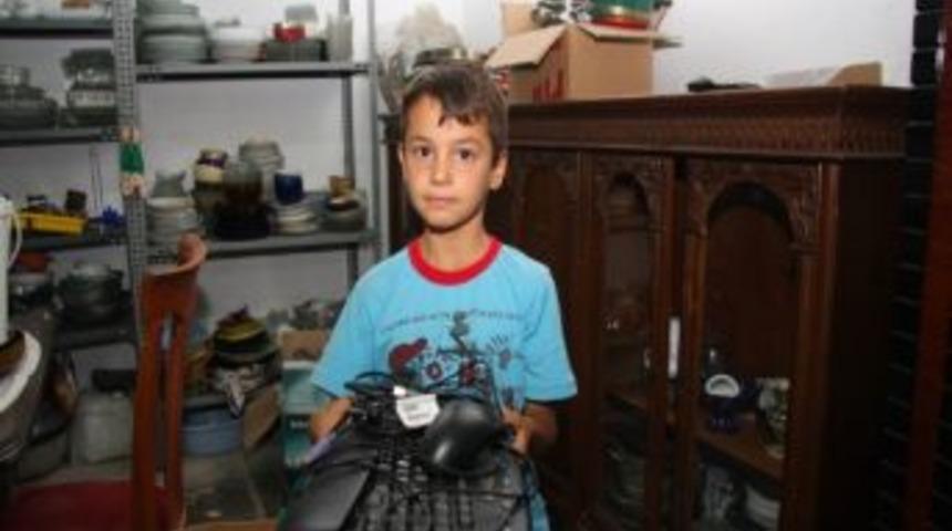 Bardak&ccedil;ı Ailesinin Evi Tepeden Tırnağa D&ouml;şendi
