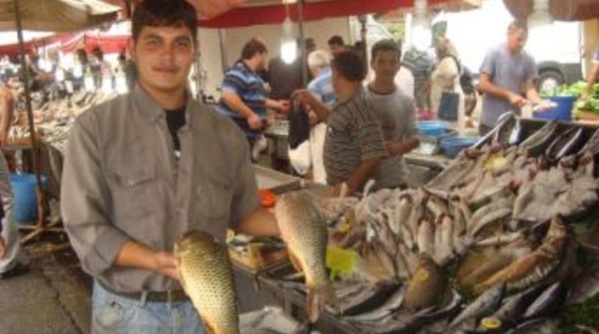 &Ouml;demiş&rsquo;te Sonbaharda Balık Bereketi