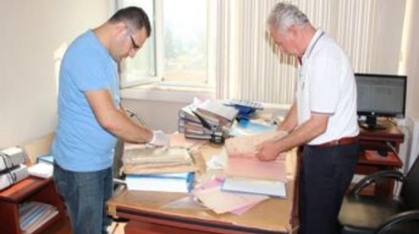 1999 Depreminde Zarar G&ouml;ren Arşiv Elden Ge&ccedil;iriliyor