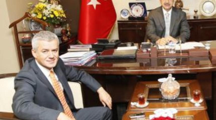 K&ouml;rfez Belediye Başkanı Pehlivan&rsquo;dan Başkan K&ouml;şker&rsquo;e Ziyaret