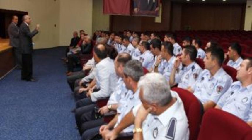 Başkan Yaşar'dan Zabıtalara G&uuml;ler Y&uuml;z Uyarısı