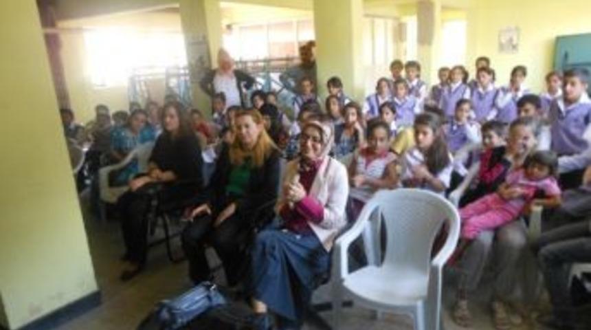 Hakkari&rsquo;de &lsquo;1 Ekim D&uuml;nya &Ccedil;ocuklar G&uuml;n&uuml;&rsquo; Etkinliği