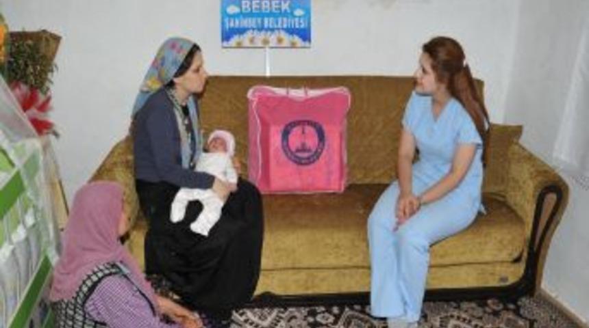Şahinbey Belediyesi Ekipleri Bebekleri Ziyaret Ediyor