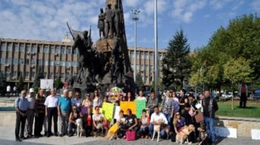 Uşak&rsquo;ta &ldquo;4 Ekim D&uuml;nya Hayvanları Koruma G&uuml;n&uuml;&ldquo; Etkinlikleri