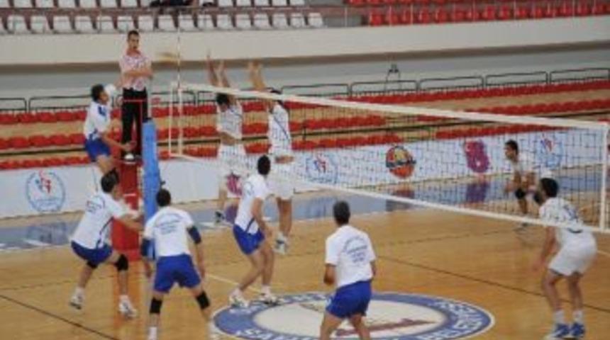 Voleybol Ş&ouml;leni Şahinbey&rsquo;de Başlıyor