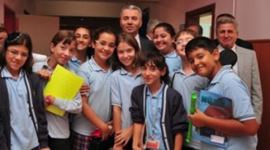 Başkan Uzun, iki okulu ziyaret etti