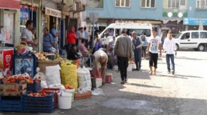 Kaldırım İşgali Yola Kadar Taştı