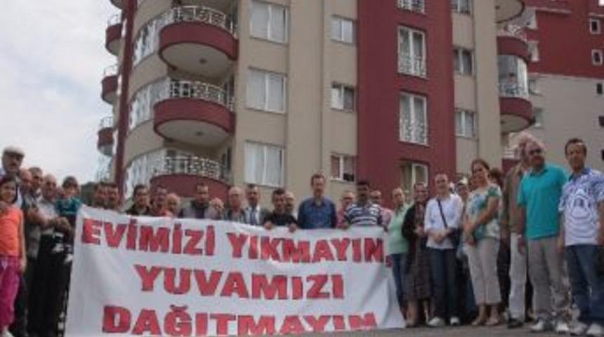 Trabzon&rsquo;da Kanuni Bulvarı&rsquo;nın Yapımı İ&ccedil;in Yıkılacak Sitenin Sakinlerinden Tepki