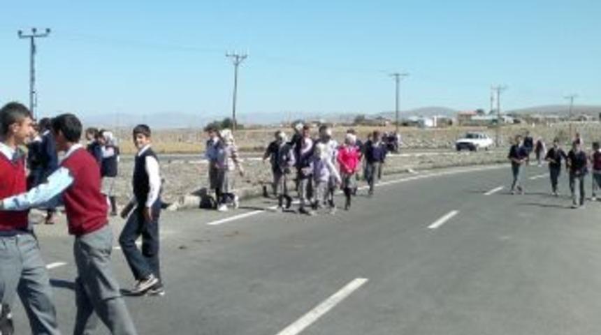 Herg&uuml;n 3 Kilometre Yol Y&uuml;r&uuml;yorlar