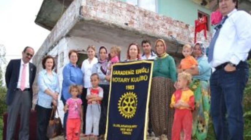 Astım Hastası İki Kızı İle Yaşam M&uuml;cadelesi Veren Anneye R&ouml;tary Kul&uuml;b&uuml; Sahip &Ccedil;ıktı