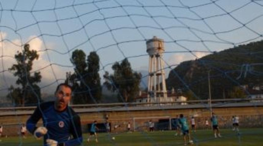 Fethiyespor Kaptanın Biletini Kesti