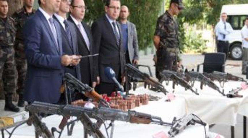 Pkk&rsquo;ya Gidecek Olan Silahlar Yakalandı