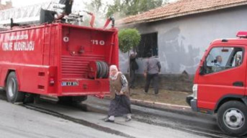 Sorgun&rsquo;da Tek Katlı Evde &Ccedil;ıkan Yangın Korkuttu