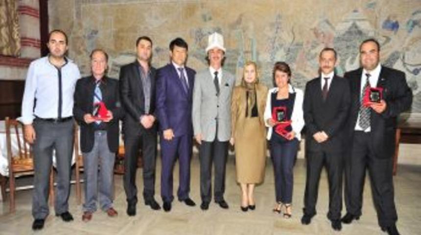 Avrasya&rsquo;dan Başkan Keskin&rsquo;e &lsquo;&Uuml;st&uuml;n Hizmet Nişanı&rsquo;