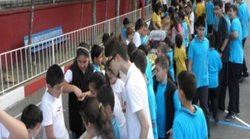 Hayvan Sevgisi Okulu Hayvanat Bah&ccedil;esine &Ccedil;evirdi