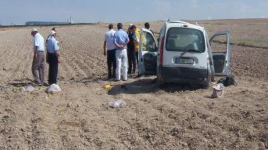 Takla Atan Ara&ccedil;ta Bir Kişi Hayatını Kaybetti, 2 Kişi Yaralandı