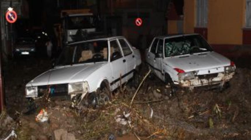 Ordu Kumru'da Sağanak Yağış Sele D&ouml;n&uuml;şt&uuml;