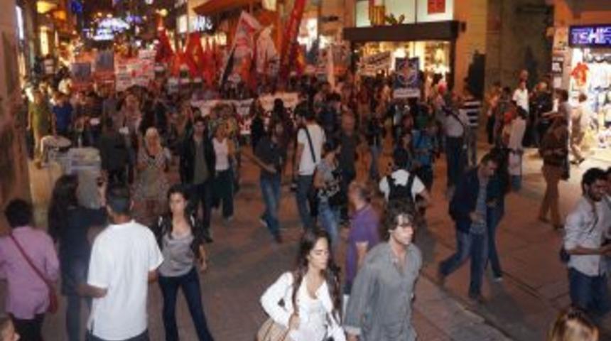 Taksim&rsquo;de Tezkere Protestosu