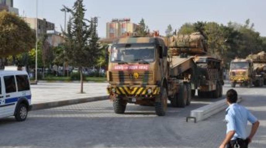 Suriye Sınırına 'Fırtına' Ob&uuml;slerin Sevki S&uuml;r&uuml;yor