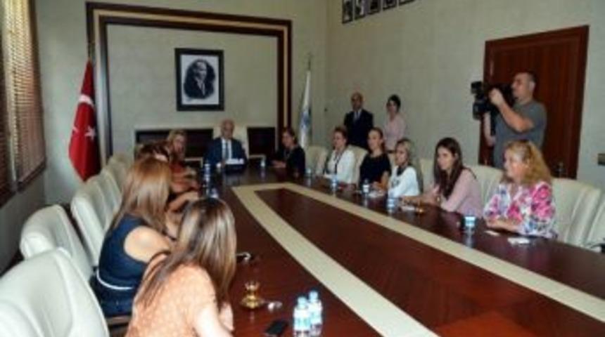 İş Kadınlarından Aldırmaz&rsquo;a &Ouml;vg&uuml;