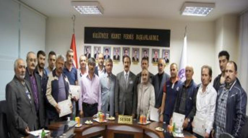 Kahvehane, &Ccedil;ay Ocağı Ve Internet Kafe Işletmecileri, Esnaflık Belgesi Aldı