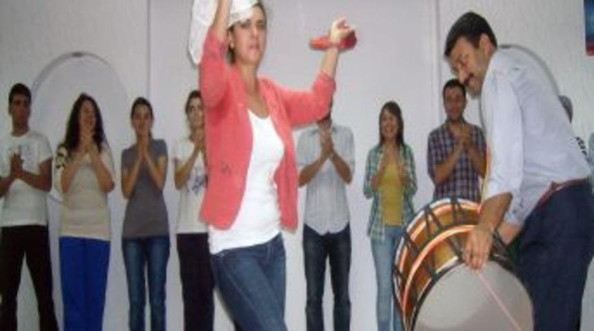 Yeni Atanan &Ouml;ğretmenlere Halk Oyunları Kursu