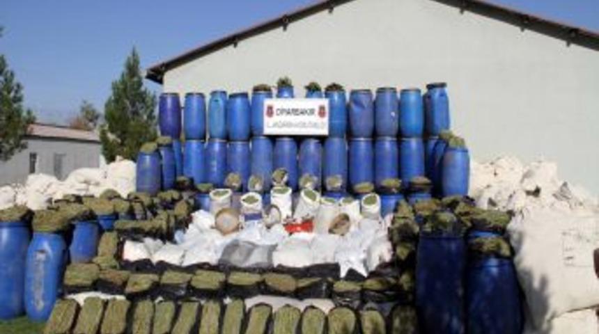 Diyarbakır&rsquo;da Ter&ouml;re B&uuml;y&uuml;k Darbe: 15 Ton Esrar Ele Ge&ccedil;irildi