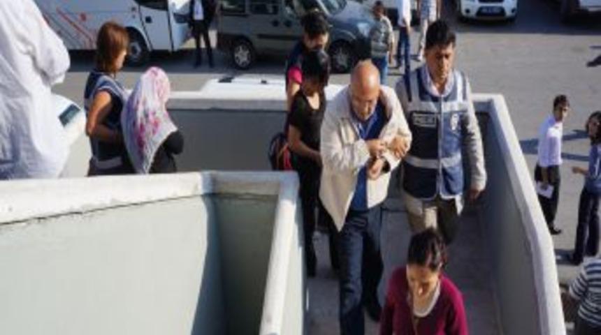 Ev Hanımının Adına 44 Şirket A&ccedil;an &Ccedil;eteye 'Paravan' Operasyonu