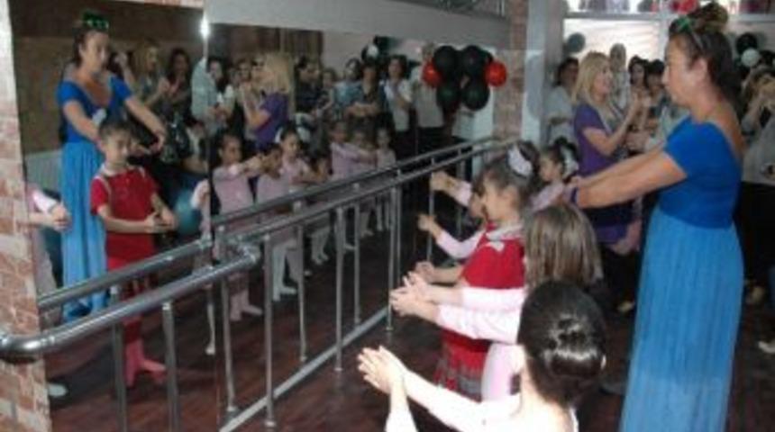 Tan Sağt&uuml;rk Ve &Ouml;m&uuml;r Uyanık Kahramanmaraş&rsquo;ta