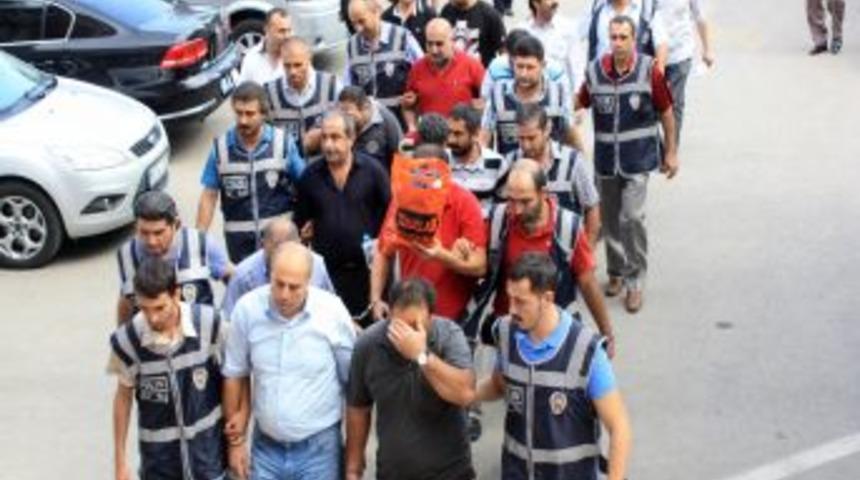Mersin'de Nitelikli Dolandırıcılık Operasyonu: 13 G&ouml;z Altı